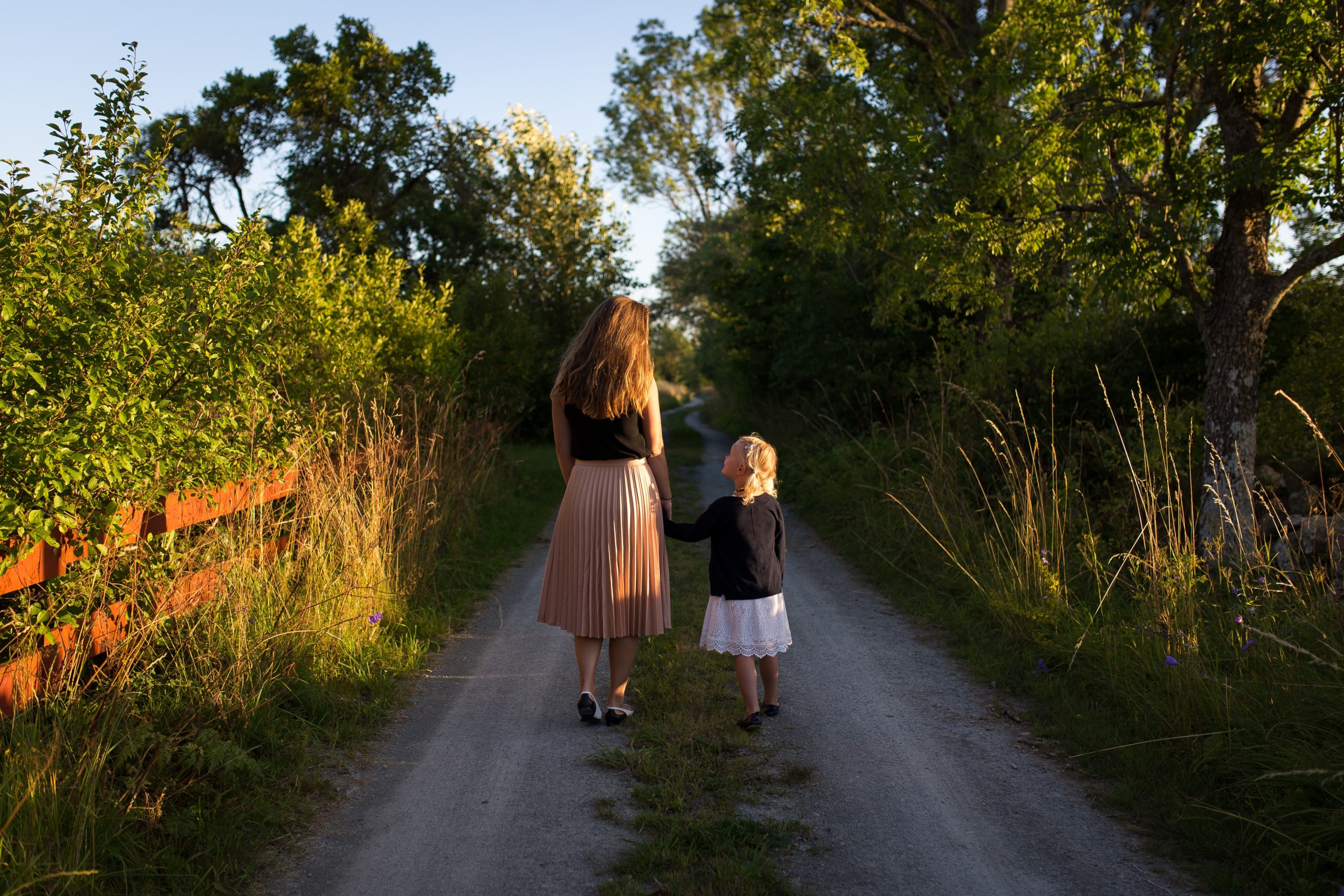 Picture of mom and daughter who have a Wisconsin Revocable Trusts